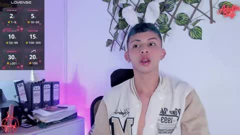 Snapshot of apolo_prince1 chatting on 04-17-26, 04:10 Apolo online show from 04-17-26, 04:10