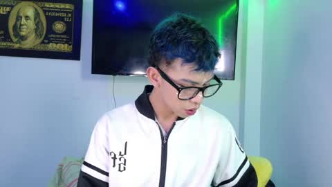 Snapshot of apolo_prince1 chatting on 05-27-26, 02:30 Apolo online show from 05-27-26, 02:30