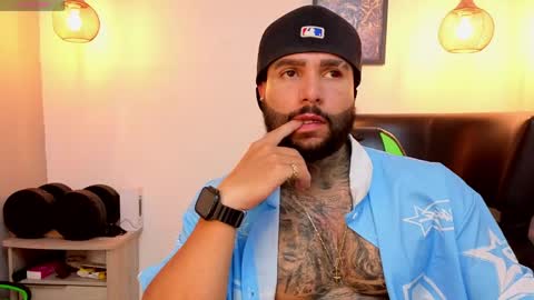 Snapshot of apolo_ryder chatting on 05-07-26, 12:05 APOLO online show from 05-07-26, 12:05