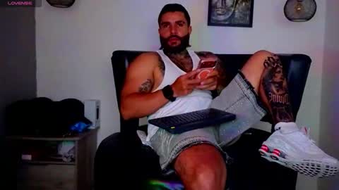 Snapshot of apolo_ryder chatting on 05-14-26, 12:17 APOLO online show from 05-14-26, 12:17