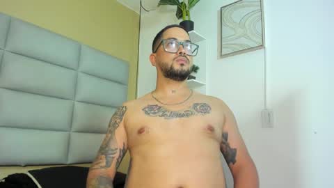 Snapshot of apolomarcos_ chatting on 02-14-26, 04:09 marcos online show from 02-14-26, 04:09