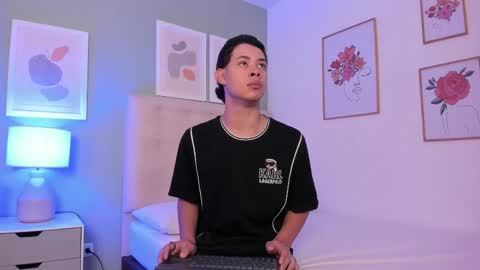 Apolo twink online show from 01-11-26, 04:56