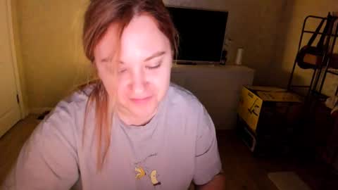 appleyummybuns online show from 11-29-25, 06:00