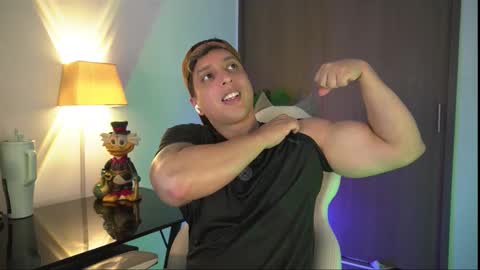 Snapshot of appolo_allen chatting on 11-06-25, 02:45 insta appolo master online show from 11-06-25, 02:45