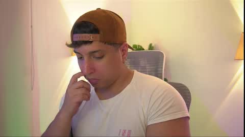 Snapshot of appolo_allen chatting on 11-20-25, 02:45 insta appolo master online show from 11-20-25, 02:45