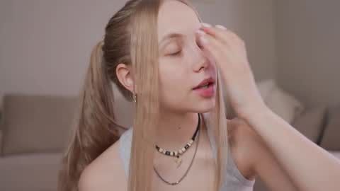  REYNA  next stream is 11h of Feb online show from 04-14-26, 07:47