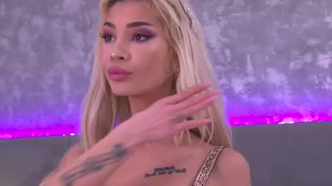 Snapshot of apri_licious chatting on 02-02-26, 09:02 April online show from 02-02-26, 09:02