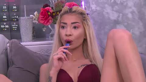 Snapshot of apri_licious chatting on 02-08-26, 08:01 April online show from 02-08-26, 08:01