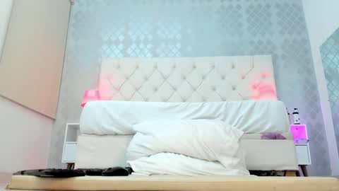 Snapshot of aprilbonnie chatting on 12-27-24, 02:14 3pm to 930 pm colombia online show from 12-27-24, 02:14