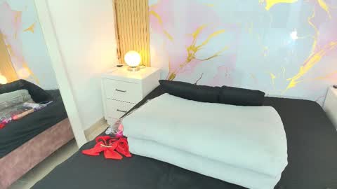 aprillross online show from 02-14-26, 12:13