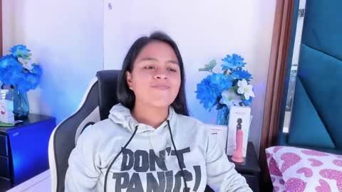 Snapshot of aprilmiiller chatting on 05-23-26, 01:04 aprilmiiller online show from 05-23-26, 01:04