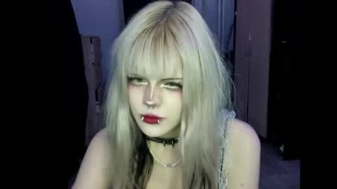 Snapshot of aprilspark chatting on 04-22-26, 07:15 Alice D online show from 04-22-26, 07:15