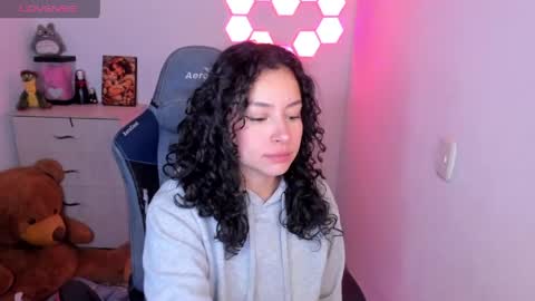 aqua emilly online show from 04-20-26, 11:28