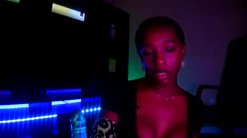 Aquaesse online show from 04-21-26, 01:42