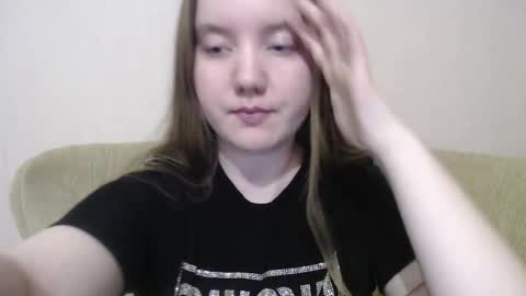 Snapshot of aquanarmin chatting on 09-27-25, 02:11 Josefin online show from 09-27-25, 02:11