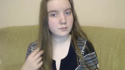 Snapshot of aquanarmin chatting on 10-15-25, 01:11 Josefin online show from 10-15-25, 01:11