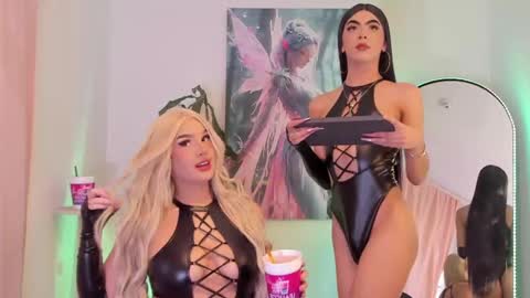 Snapshot of aquariaafairy_ chatting on 09-10-25, 10:43 aquariaafairy_ online show from 09-10-25, 10:43