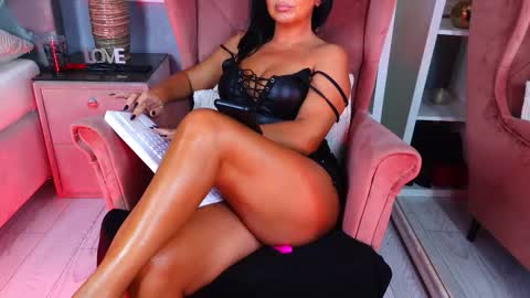 AQueenMonica online show from 09-19-25, 06:41