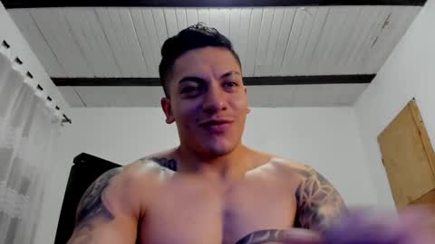 Snapshot of aquiles_51 chatting on 12-30-24, 02:42 Jonathan online show from 12-30-24, 02:42