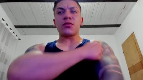 Snapshot of aquiles_51 chatting on 01-19-25, 12:38 Jonathan online show from 01-19-25, 12:38