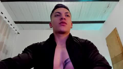 Snapshot of aquiles_51 chatting on 02-05-25, 01:58 Jonathan online show from 02-05-25, 01:58