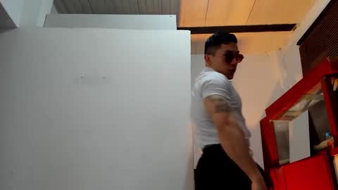 Snapshot of aquiles_51 chatting on 09-09-25, 10:20 Jonathan online show from 09-09-25, 10:20