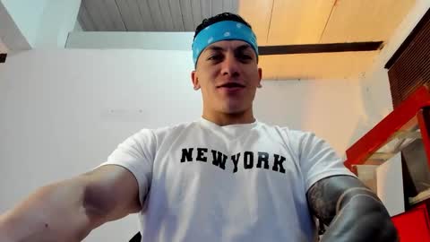 Snapshot of aquiles_51 chatting on 09-12-25, 05:13 Jonathan online show from 09-12-25, 05:13