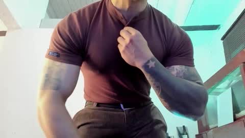 Snapshot of aquiles_51 chatting on 09-19-25, 07:47 Jonathan online show from 09-19-25, 07:47