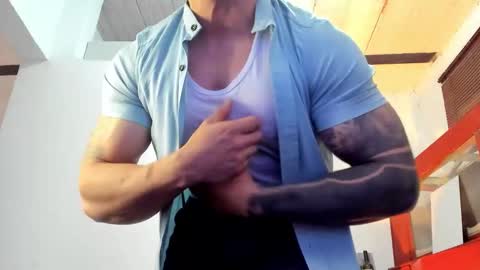 Snapshot of aquiles_51 chatting on 09-22-25, 08:22 Jonathan online show from 09-22-25, 08:22