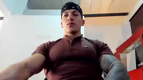 Snapshot of aquiles_51 chatting on 09-23-25, 08:12 Jonathan online show from 09-23-25, 08:12