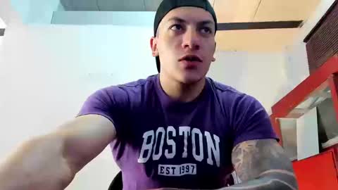 Snapshot of aquiles_51 chatting on 09-25-25, 08:12 Jonathan online show from 09-25-25, 08:12