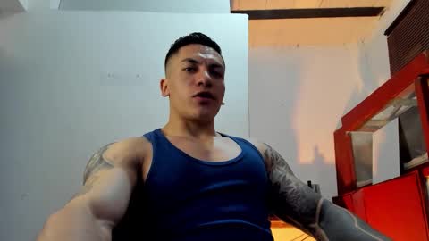 Snapshot of aquiles_51 chatting on 10-01-25, 10:27 Jonathan online show from 10-01-25, 10:27