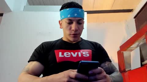 Snapshot of aquiles_51 chatting on 10-04-25, 08:51 Jonathan online show from 10-04-25, 08:51