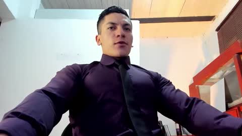 Snapshot of aquiles_51 chatting on 10-08-25, 08:28 Jonathan online show from 10-08-25, 08:28