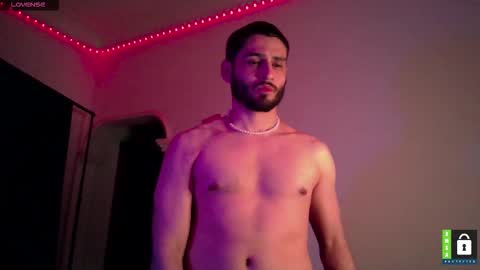 Snapshot of arab_b chatting on 01-18-26, 02:37 Thiago online show from 01-18-26, 02:37