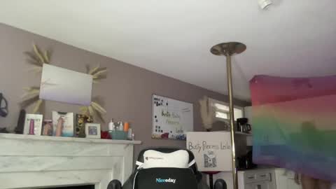 Snapshot of arabbustybeauty chatting on 12-22-24, 09:31 BustyPrincessLeila online show from 12-22-24, 09:31