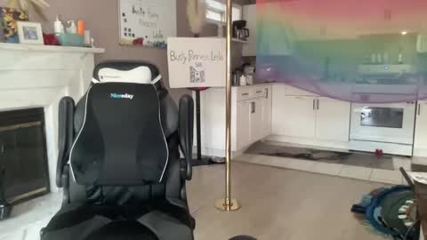 Snapshot of arabbustybeauty chatting on 12-28-24, 09:19 BustyPrincessLeila online show from 12-28-24, 09:19