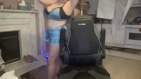 Snapshot of arabbustybeauty chatting on 02-19-25, 05:16 BustyPrincessLeila online show from 02-19-25, 05:16