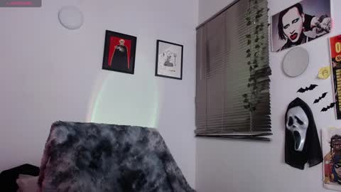 Snapshot of arabella_stone chatting on 12-18-24, 02:10 Arabella online show from 12-18-24, 02:10