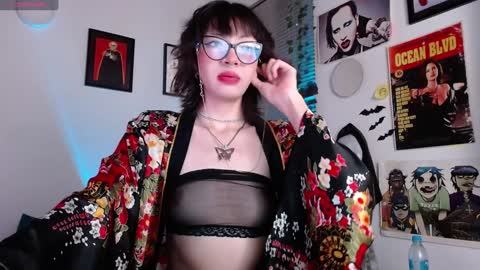 Snapshot of arabella_stone chatting on 12-24-24, 12:22 Arabella online show from 12-24-24, 12:22