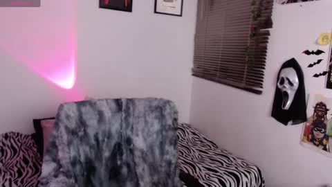 Snapshot of arabella_stone chatting on 12-26-24, 01:51 Arabella online show from 12-26-24, 01:51