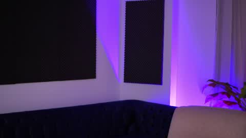 IsaBella online show from 06-11-26, 07:23
