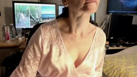 Nadia Cyel online show from 04-24-26, 12:29