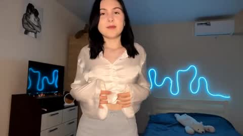 Emi online show from 04-21-26, 04:23