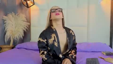 Snapshot of aranza_jones chatting on 06-24-26, 12:37 Aranza online show from 06-24-26, 12:37