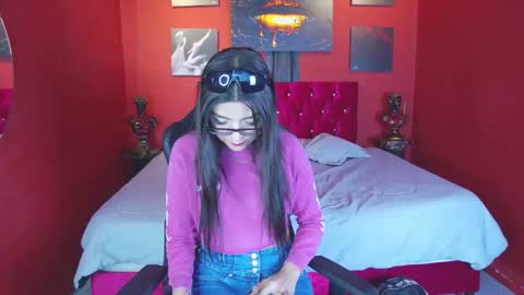 Snapshot of aranza_ross chatting on 11-05-25, 12:38 Aranza online show from 11-05-25, 12:38