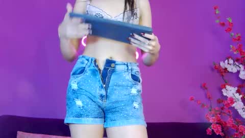 Snapshot of aranza_ross chatting on 11-18-25, 12:53 Aranza online show from 11-18-25, 12:53