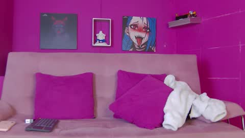 Snapshot of aranza_ross chatting on 11-25-25, 12:27 Aranza online show from 11-25-25, 12:27