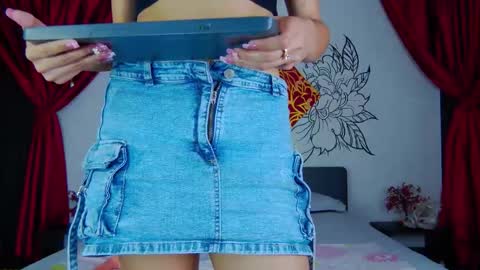 Snapshot of aranza_ross chatting on 12-05-25, 08:38 Aranza online show from 12-05-25, 08:38