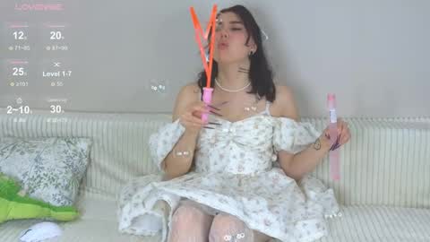 Snapshot of arcanedoll chatting on 11-17-25, 01:28 arcanedoll online show from 11-17-25, 01:28